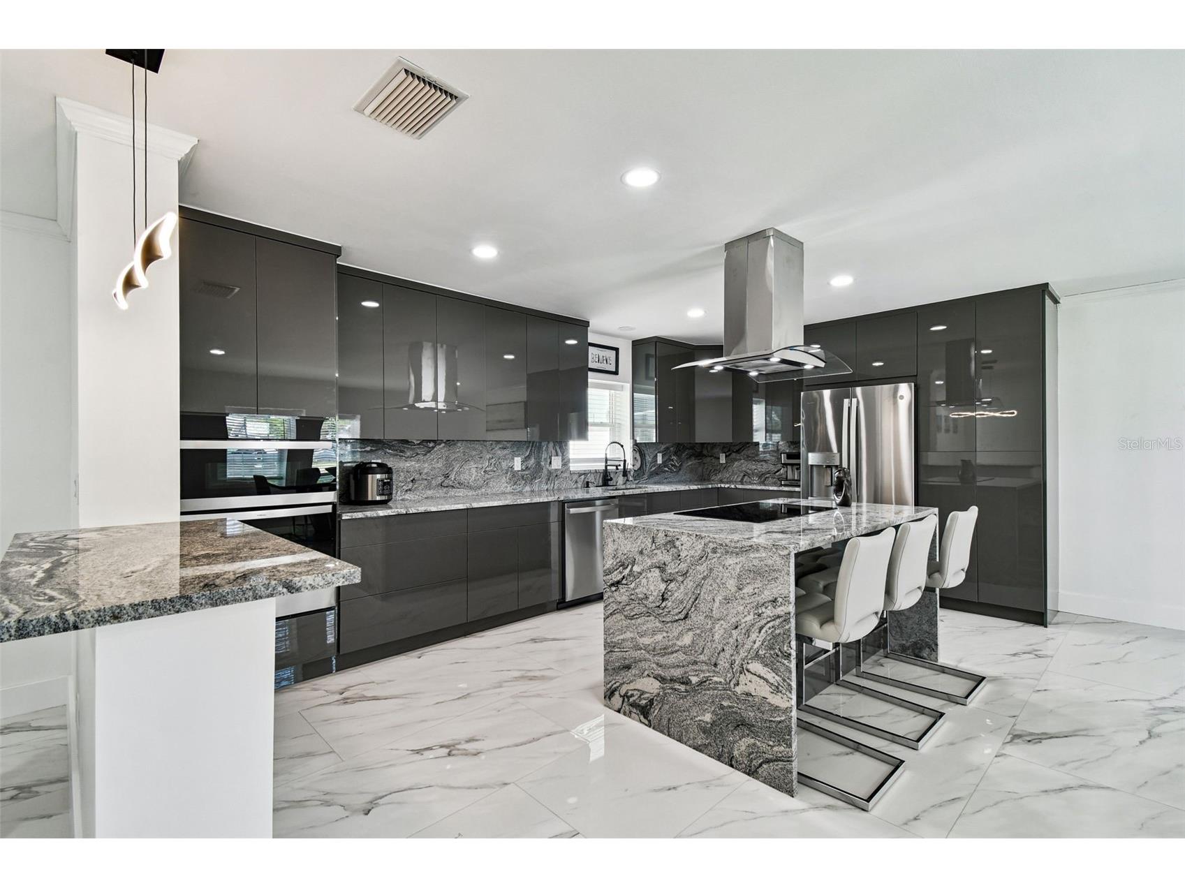 8708 Thornwood Lane Tampa FL 33615 TB8434985 image16