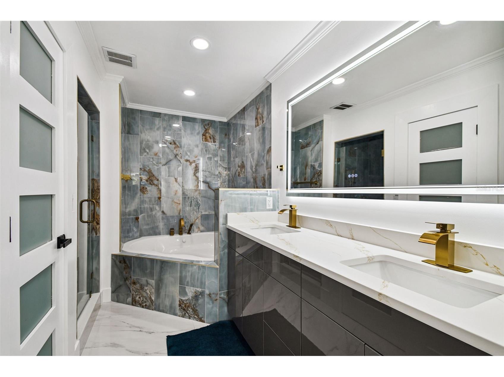 8708 Thornwood Lane Tampa FL 33615 TB8434985 image37
