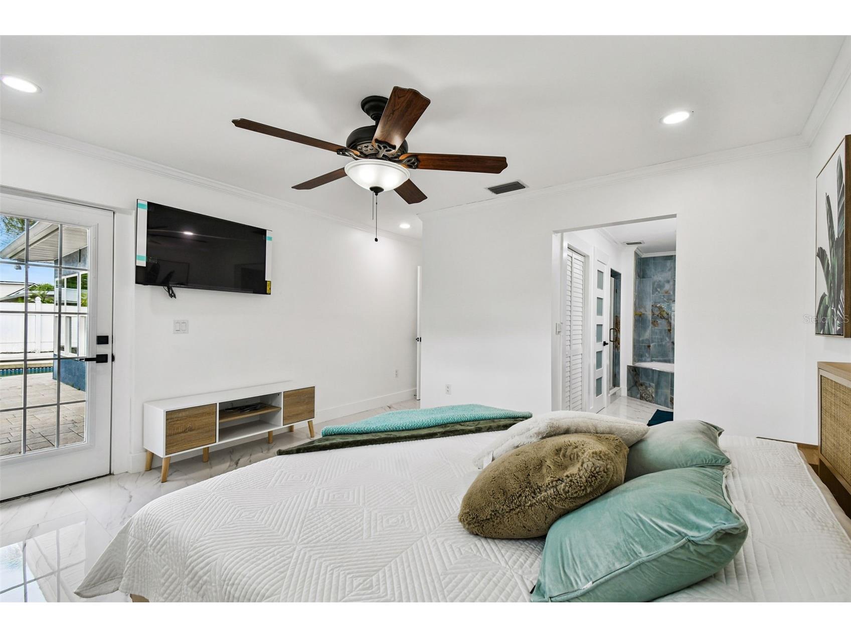 8708 Thornwood Lane Tampa FL 33615 TB8434985 image39