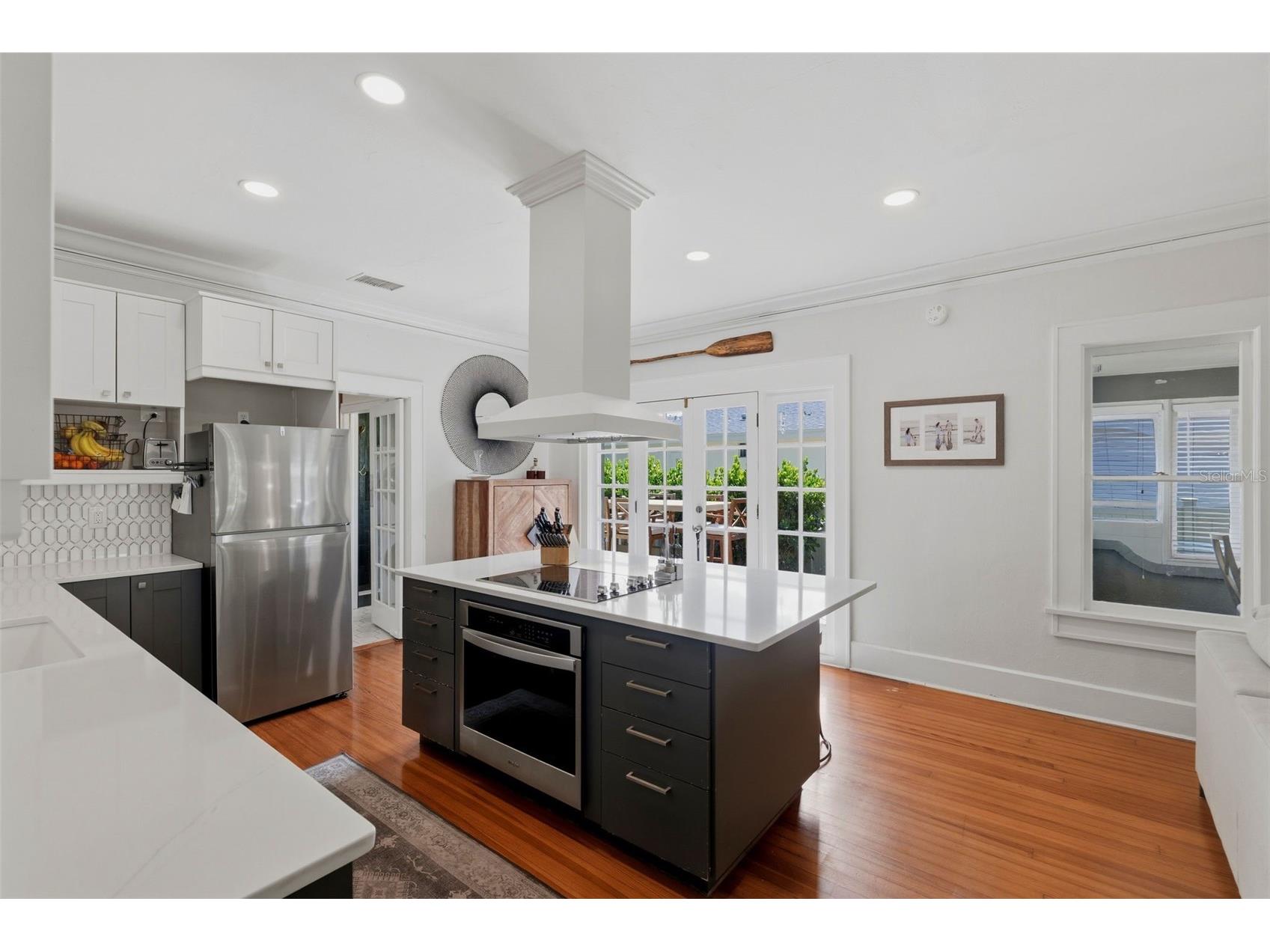 871 17th Avenue N Saint Petersburg FL 33704 TB8522151 image10