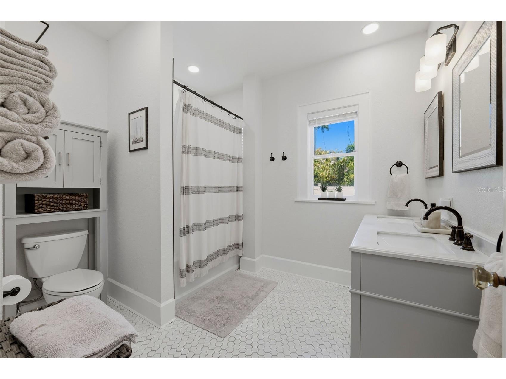871 17th Avenue N Saint Petersburg FL 33704 TB8522151 image15