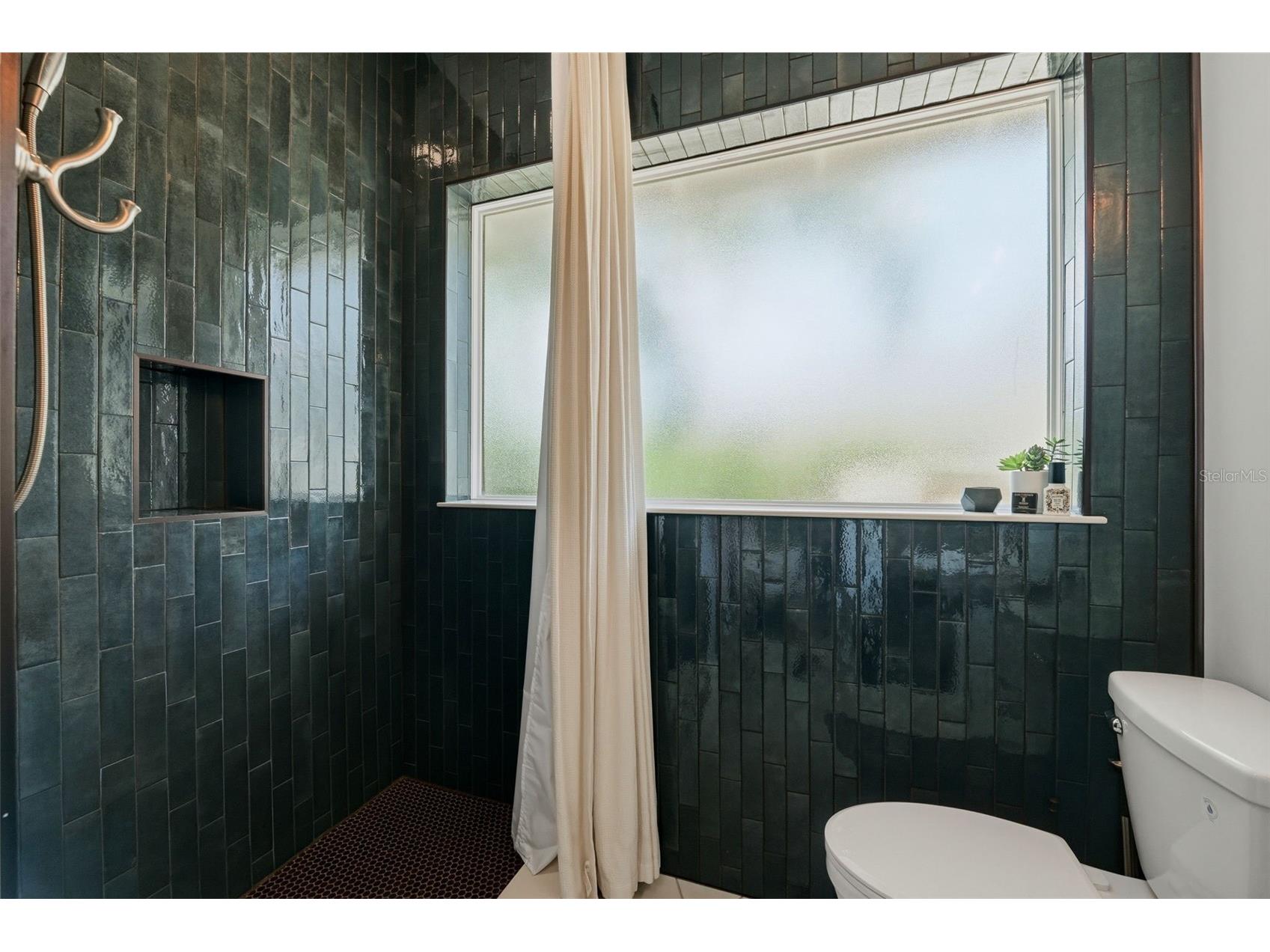 871 17th Avenue N Saint Petersburg FL 33704 TB8522151 image19