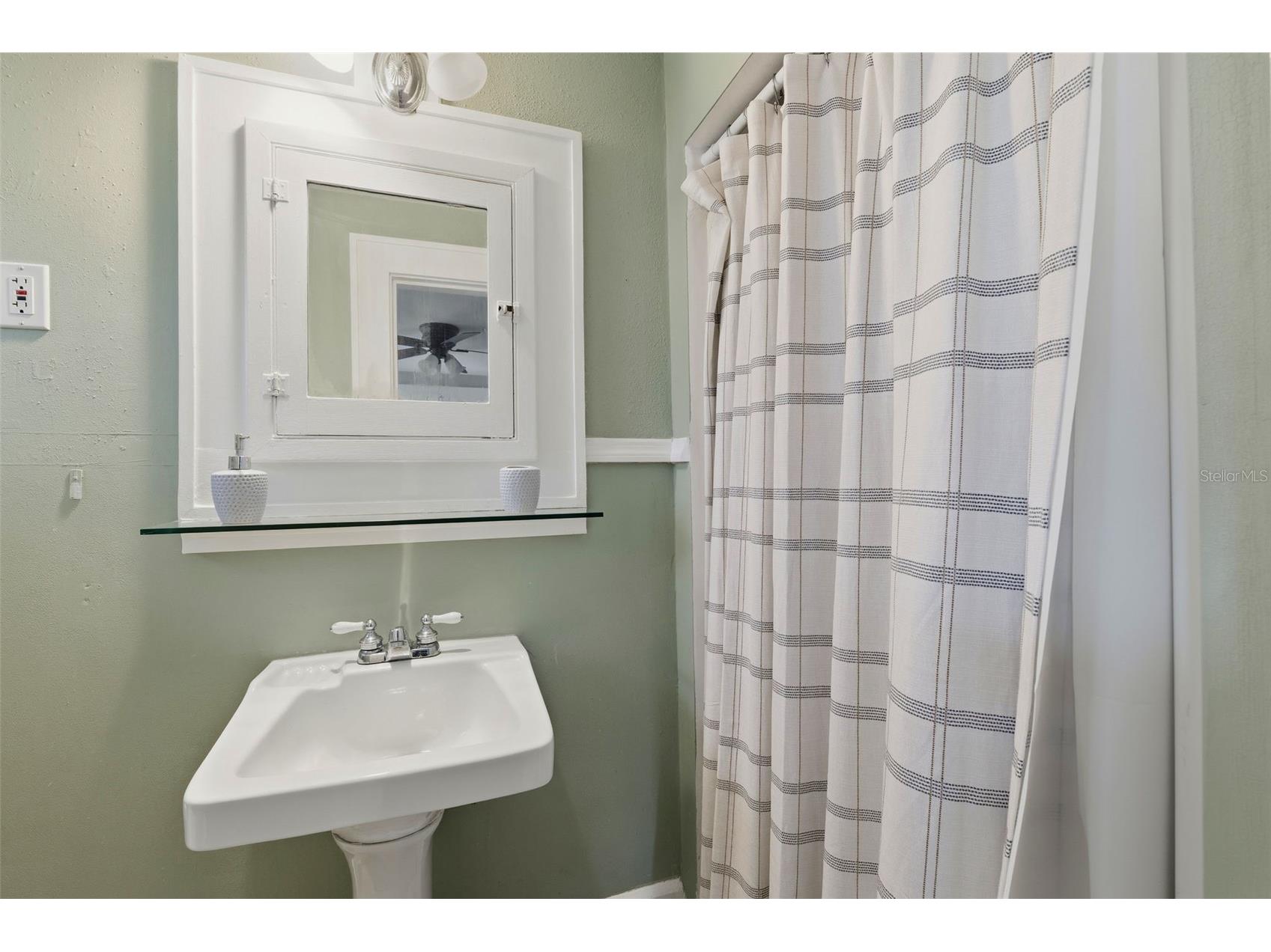 871 17th Avenue N Saint Petersburg FL 33704 TB8522151 image26