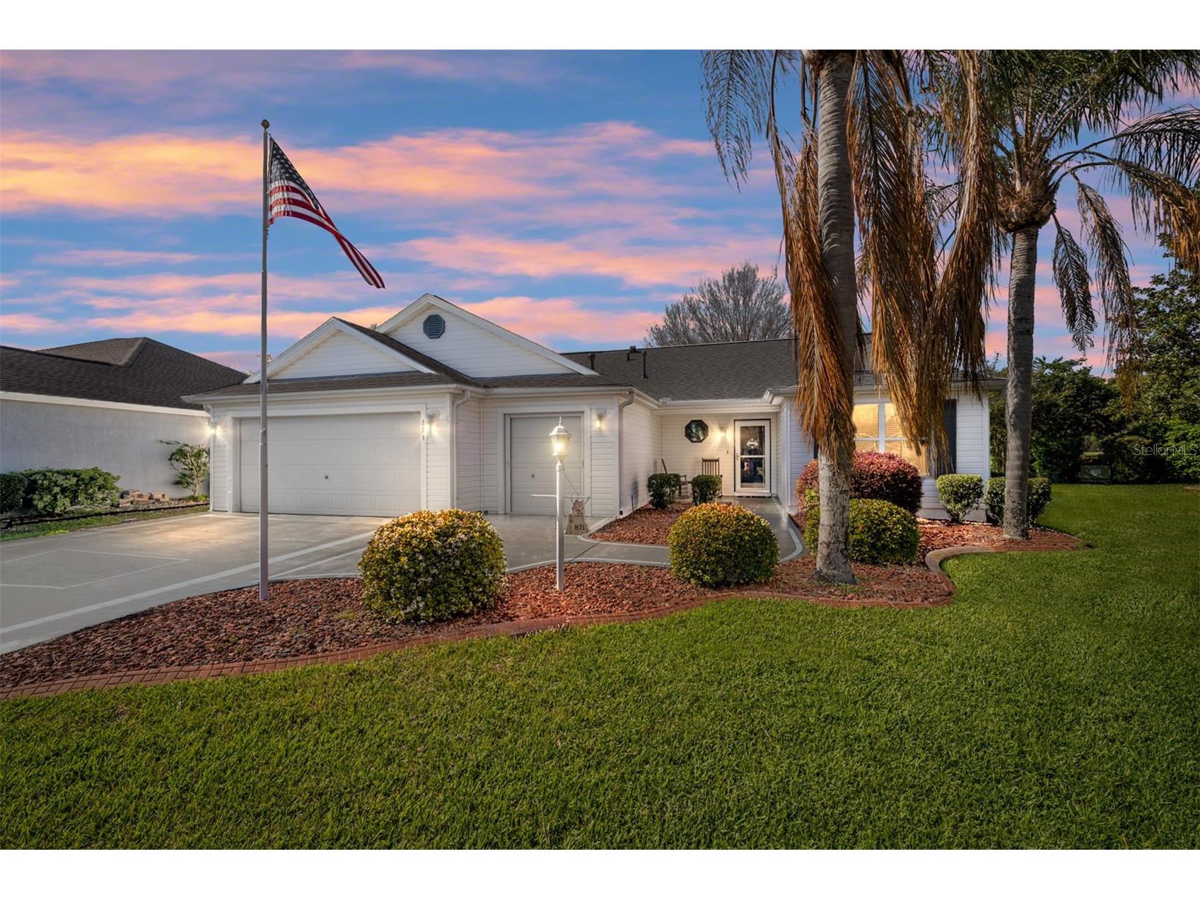 871 Castleberry Circle The Villages FL 32162 OM721444 image1
