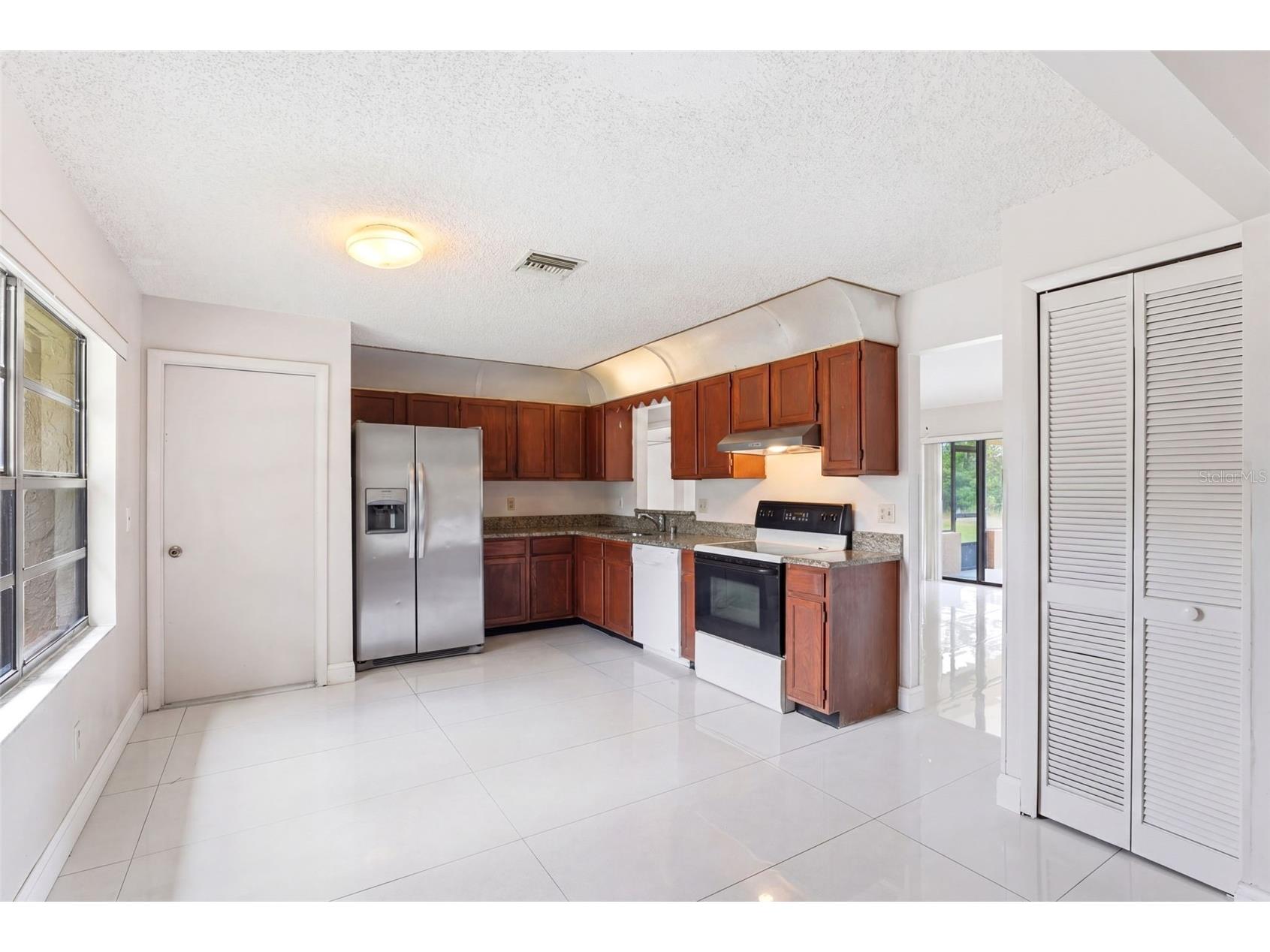 871 Lamplighter Drive NW Palm Bay FL 32907 O6402859 image4