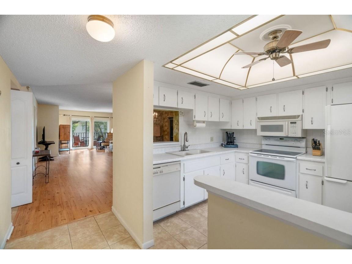 871 New York Avenue #307 Dunedin FL 34698 TB8458337 image5