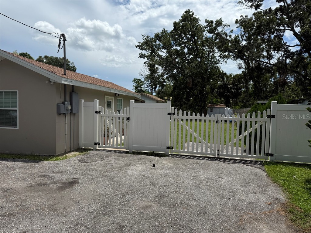 8710 Mayflower Road Tampa FL 33615 TB8421263 image1