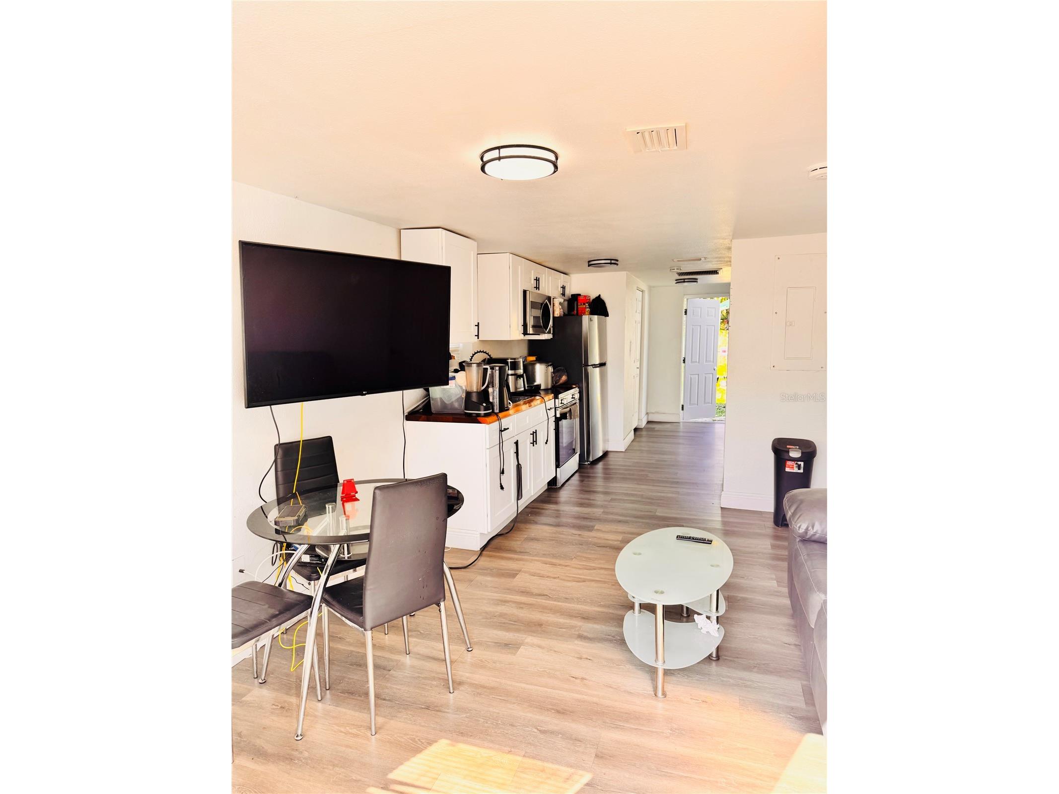 8710 N Tangerine Place Tampa FL 33617 TB8506529 image3