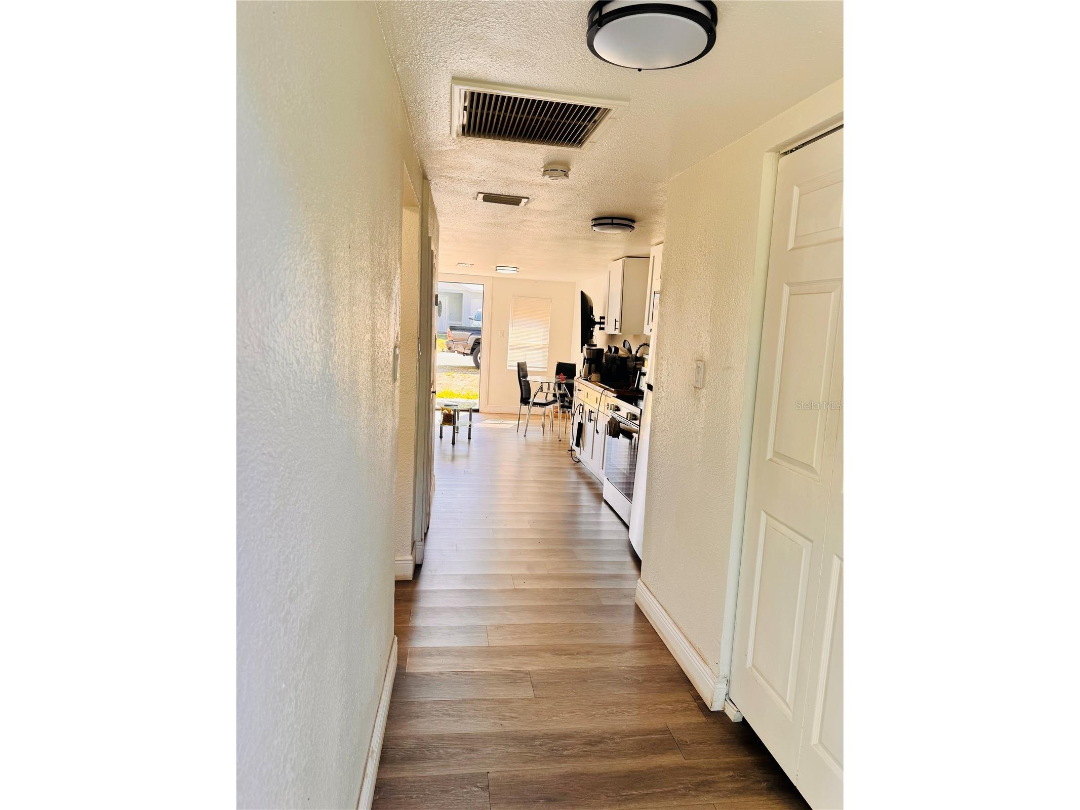 8710 N Tangerine Place Tampa FL 33617 TB8506529 image4