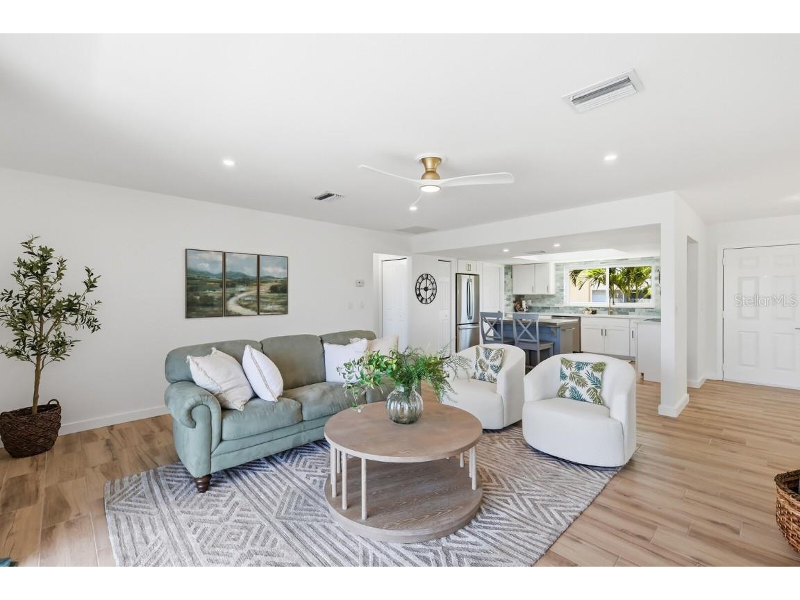 8711 51st Avenue W Bradenton FL 34210 A4669928 image10