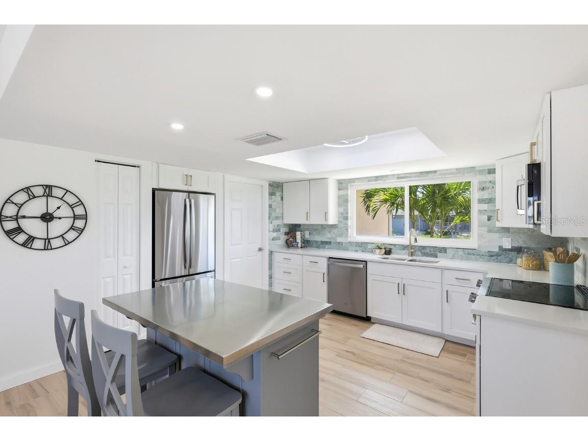 8711 51st Avenue W Bradenton FL 34210 A4669928 image11