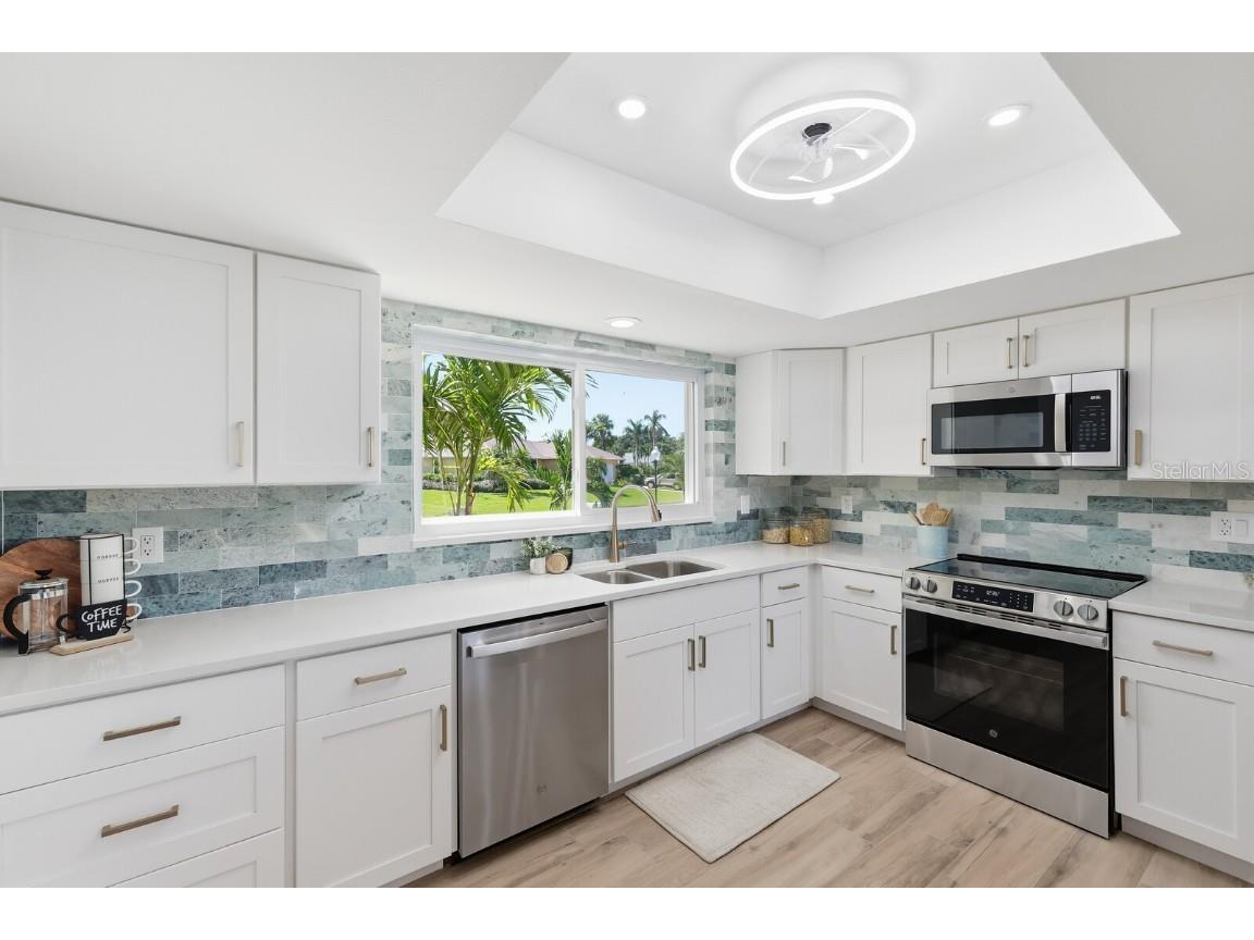 8711 51st Avenue W Bradenton FL 34210 A4669928 image12