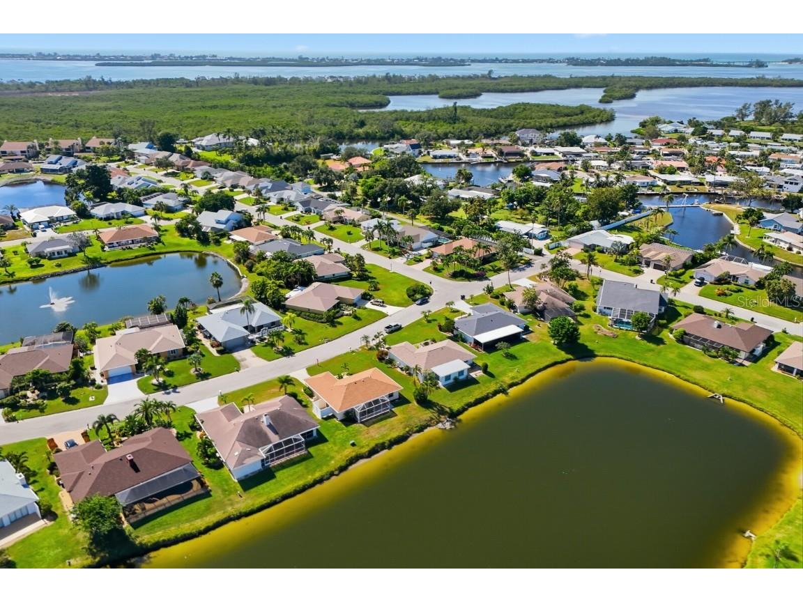 8711 51st Avenue W Bradenton FL 34210 A4669928 image31