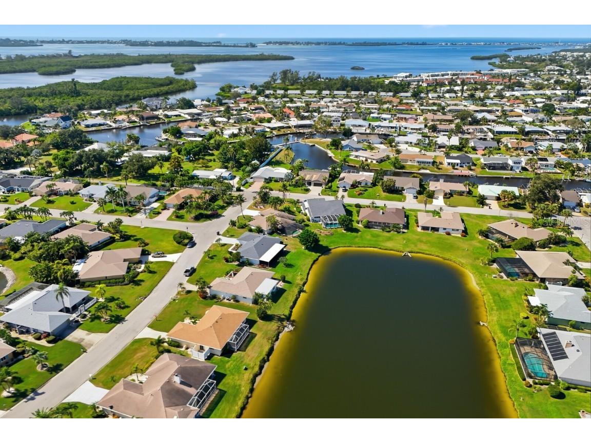 8711 51st Avenue W Bradenton FL 34210 A4669928 image32