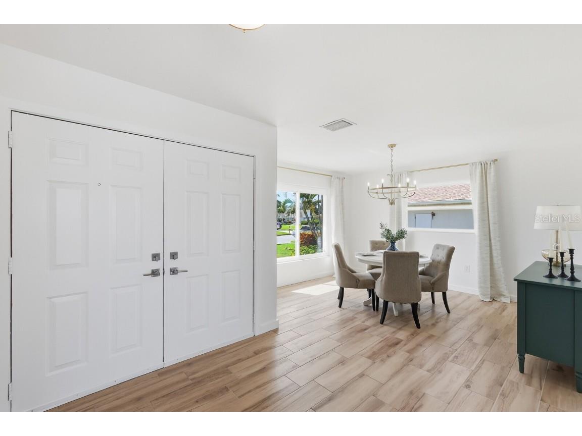 8711 51st Avenue W Bradenton FL 34210 A4669928 image6