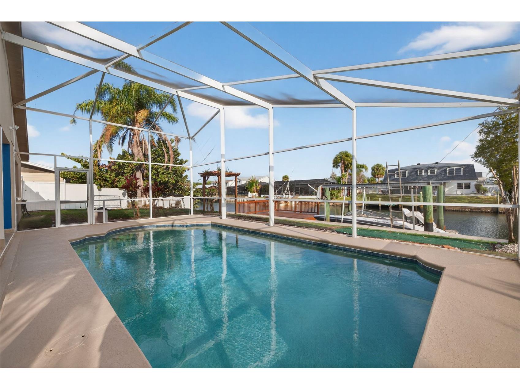 8711 Bay Crest Lane Tampa FL 33615 TB8484861 image2