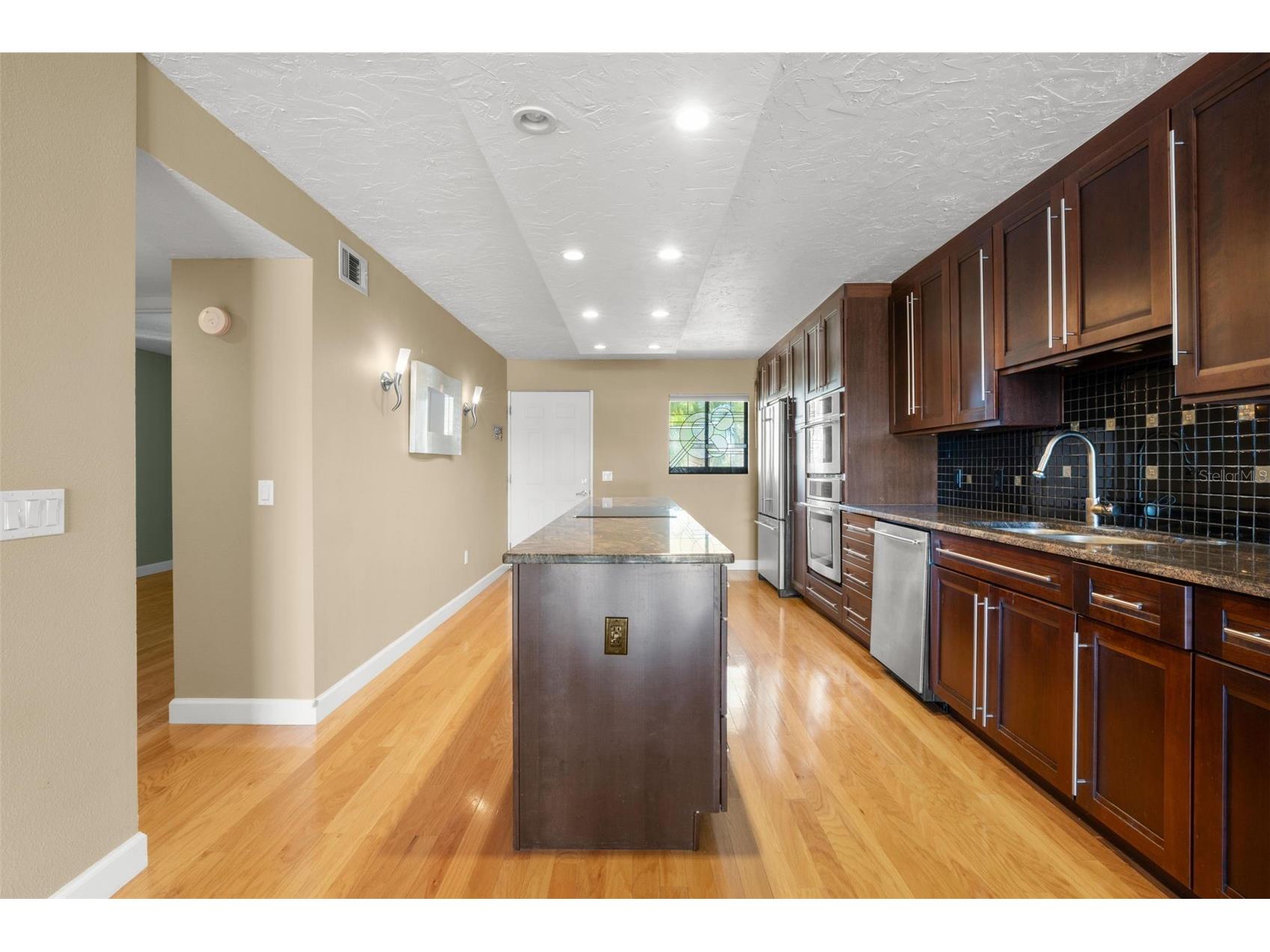 8711 Blind Pass Road #104A Saint Petersburg FL 33706 TB8499299 image8