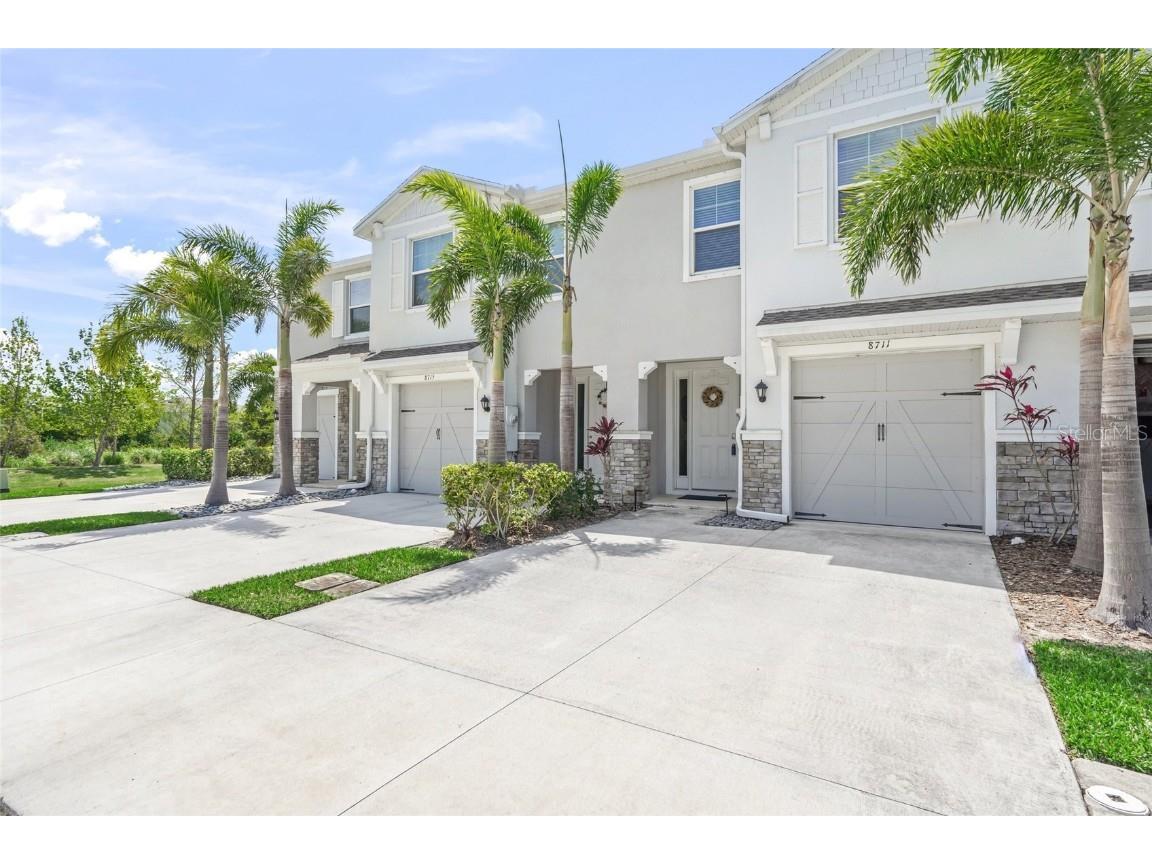 8711 Palmer Park Circle Sarasota FL 34238 A4647991 image1