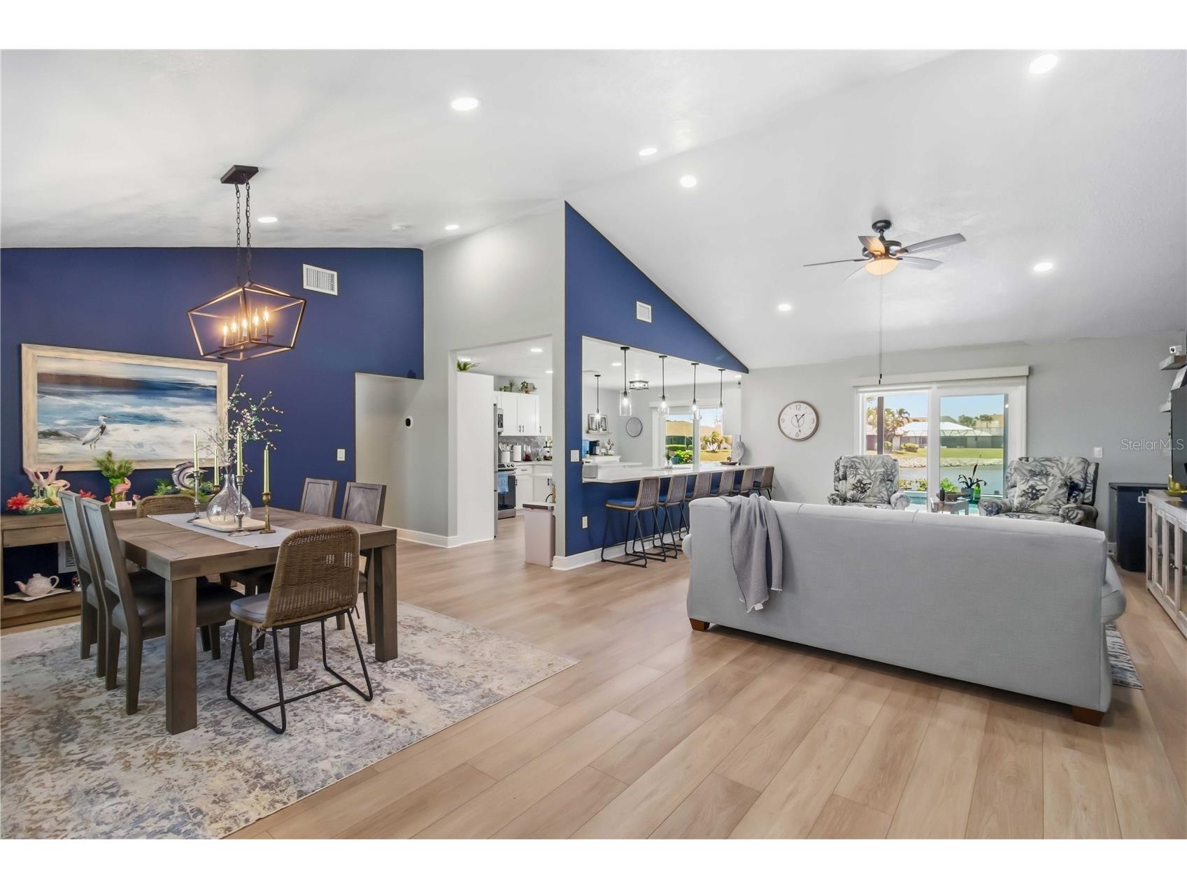 8712 53rd Avenue W Bradenton FL 34210 A4692618 image10