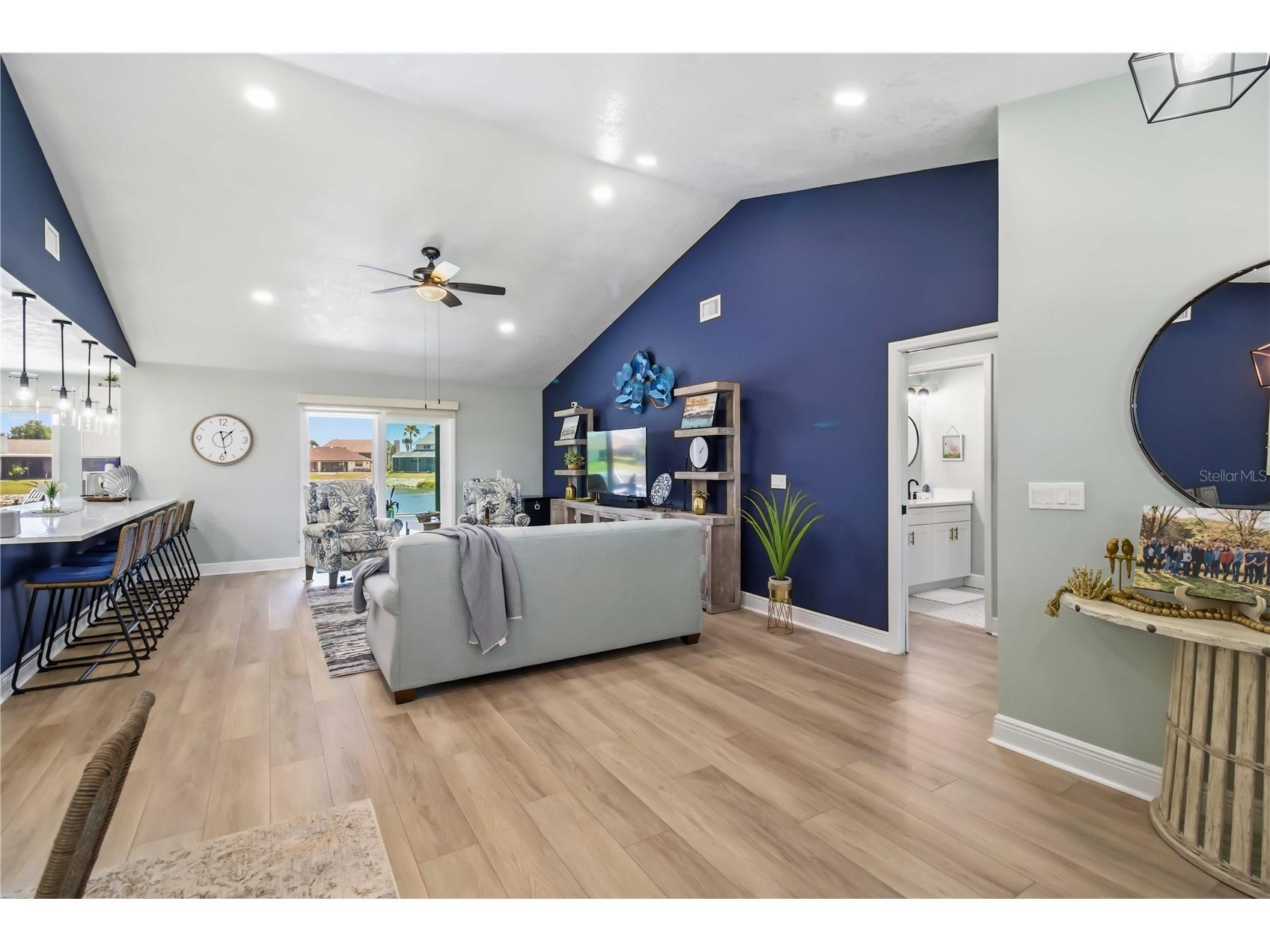 8712 53rd Avenue W Bradenton FL 34210 A4692618 image11