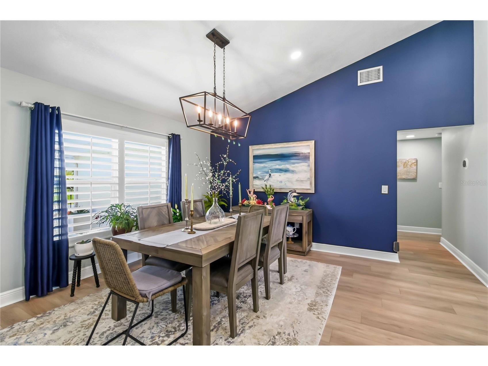 8712 53rd Avenue W Bradenton FL 34210 A4692618 image12