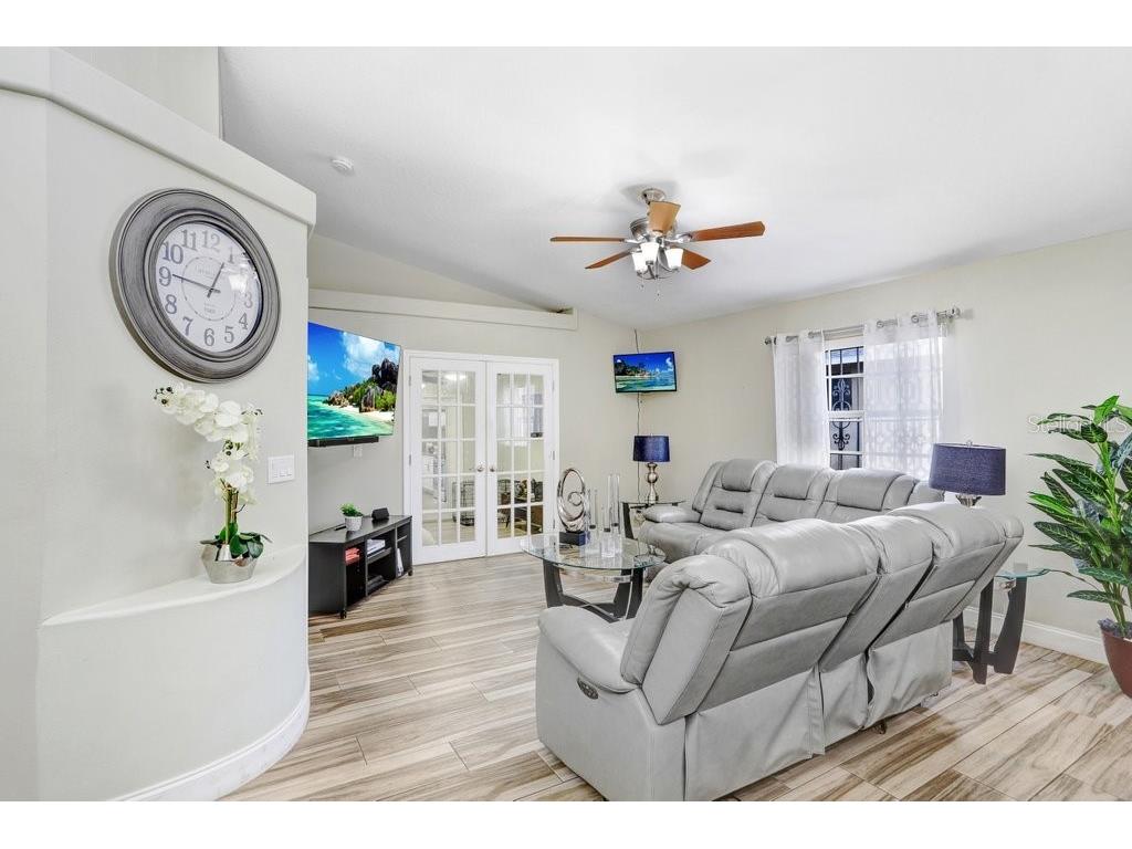 8712 Fountain Avenue Tampa FL 33615 TB8424245 image12