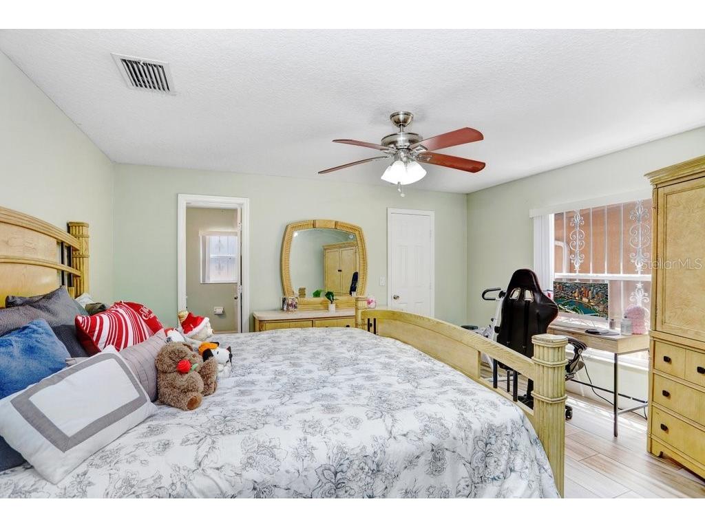 8712 Fountain Avenue Tampa FL 33615 TB8424245 image15