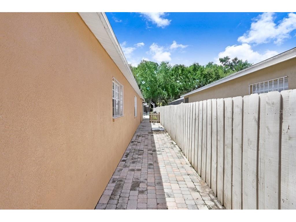 8712 Fountain Avenue Tampa FL 33615 TB8424245 image27