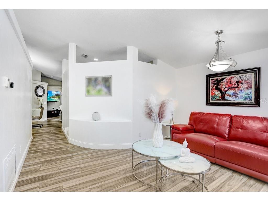 8712 Fountain Avenue Tampa FL 33615 TB8424245 image5