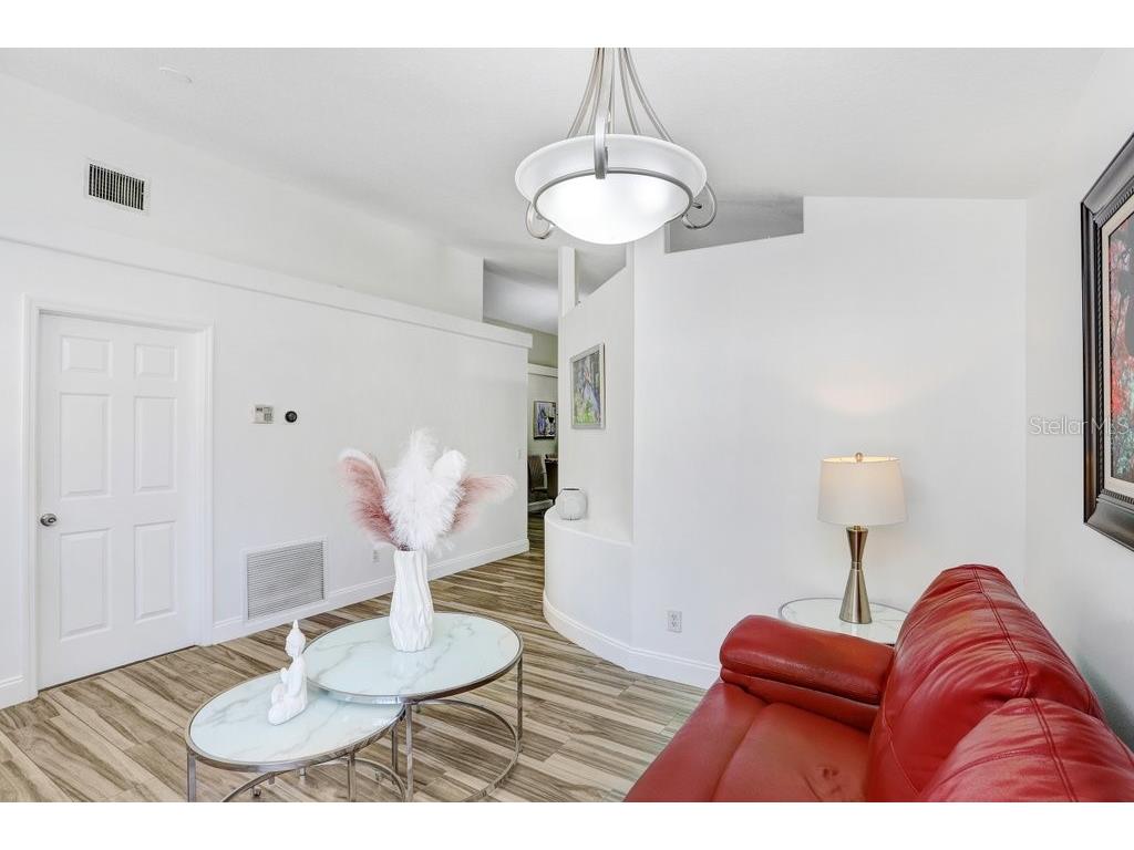 8712 Fountain Avenue Tampa FL 33615 TB8424245 image6