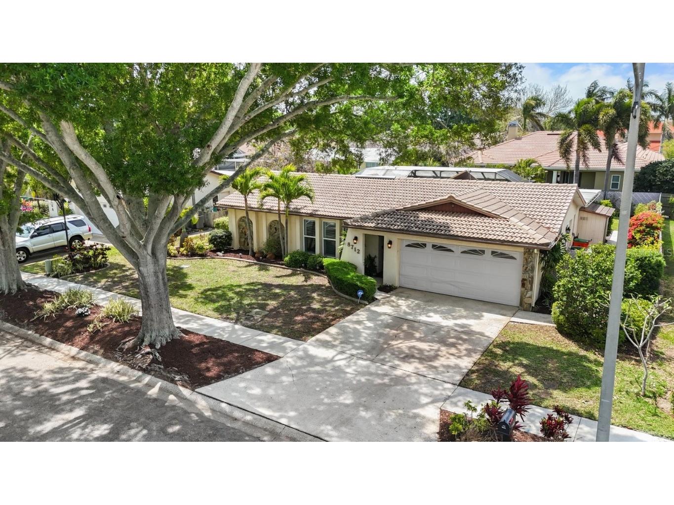 8712 Matthew Street Seminole FL 33772 U8237354 image1