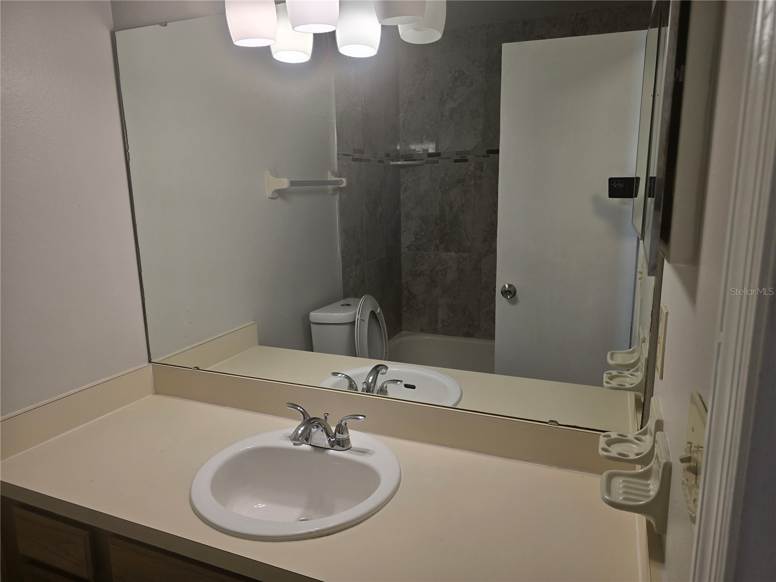 8713 Liberty Place Tampa FL 33615 TB8519670 image25