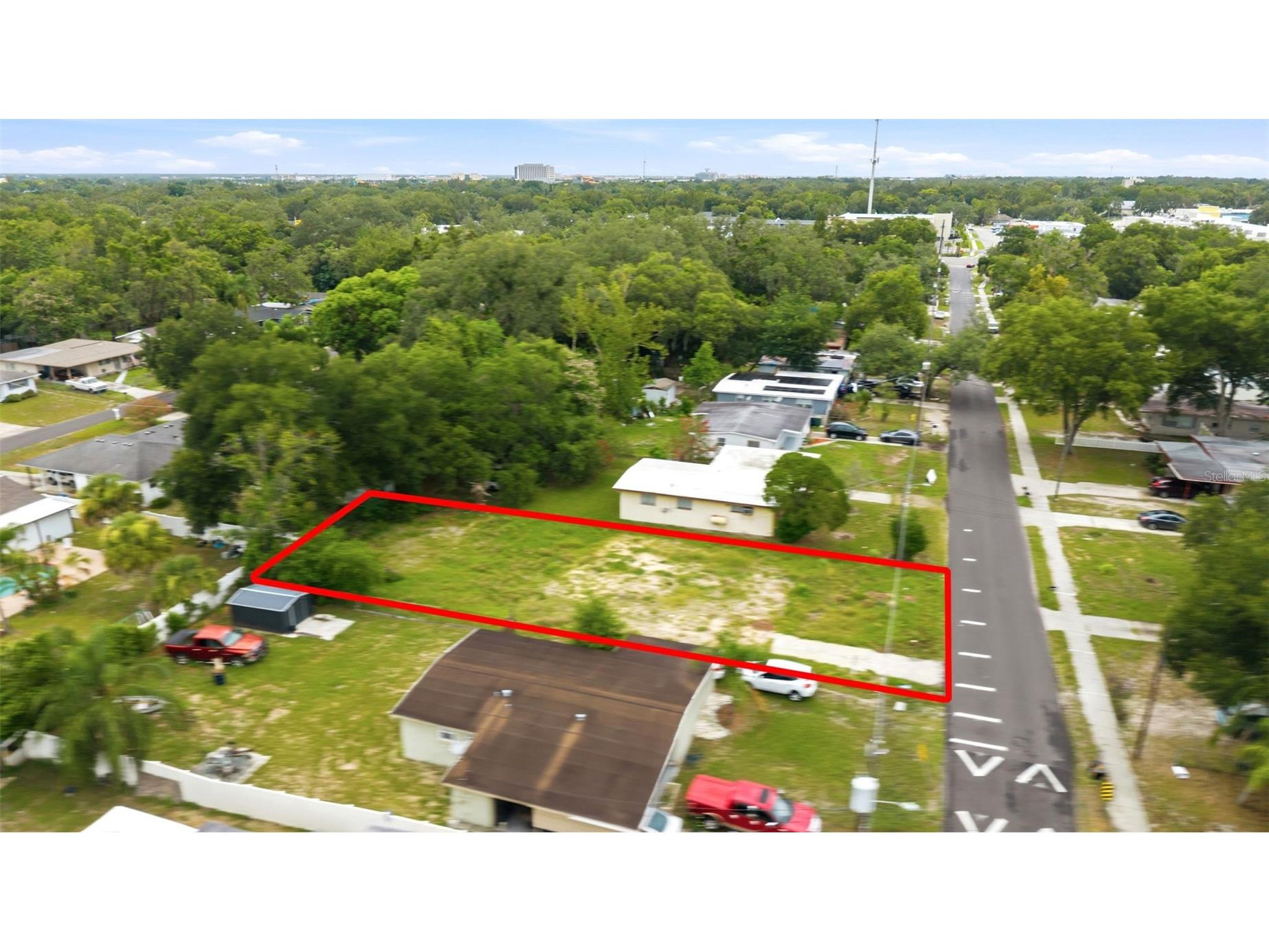 8714 N Hyaleah Road Tampa FL 33617 TB8525450 image19