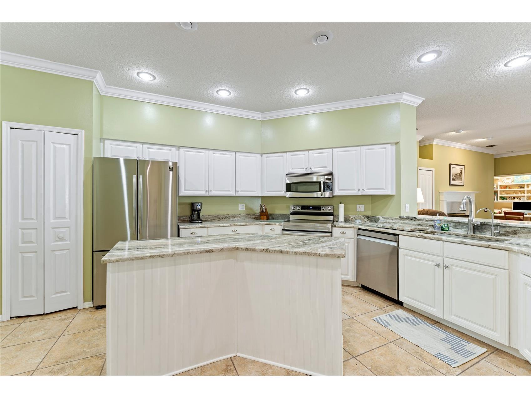8715 Hidden Green Lane Tampa FL 33647 TB8497951 image12