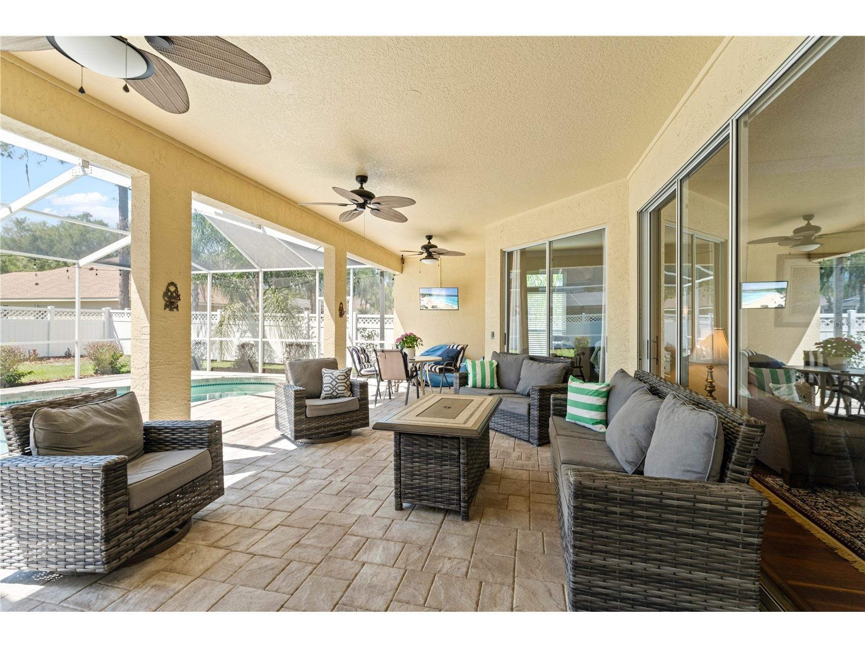 8715 Hidden Green Lane Tampa FL 33647 TB8497951 image5