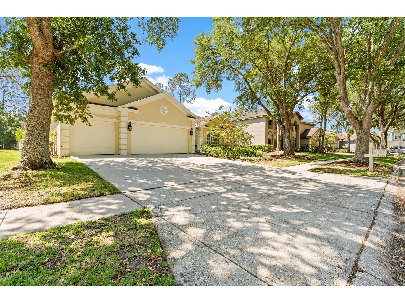 8715 Hidden Green Lane Tampa FL 33647 TB8497951 image75
