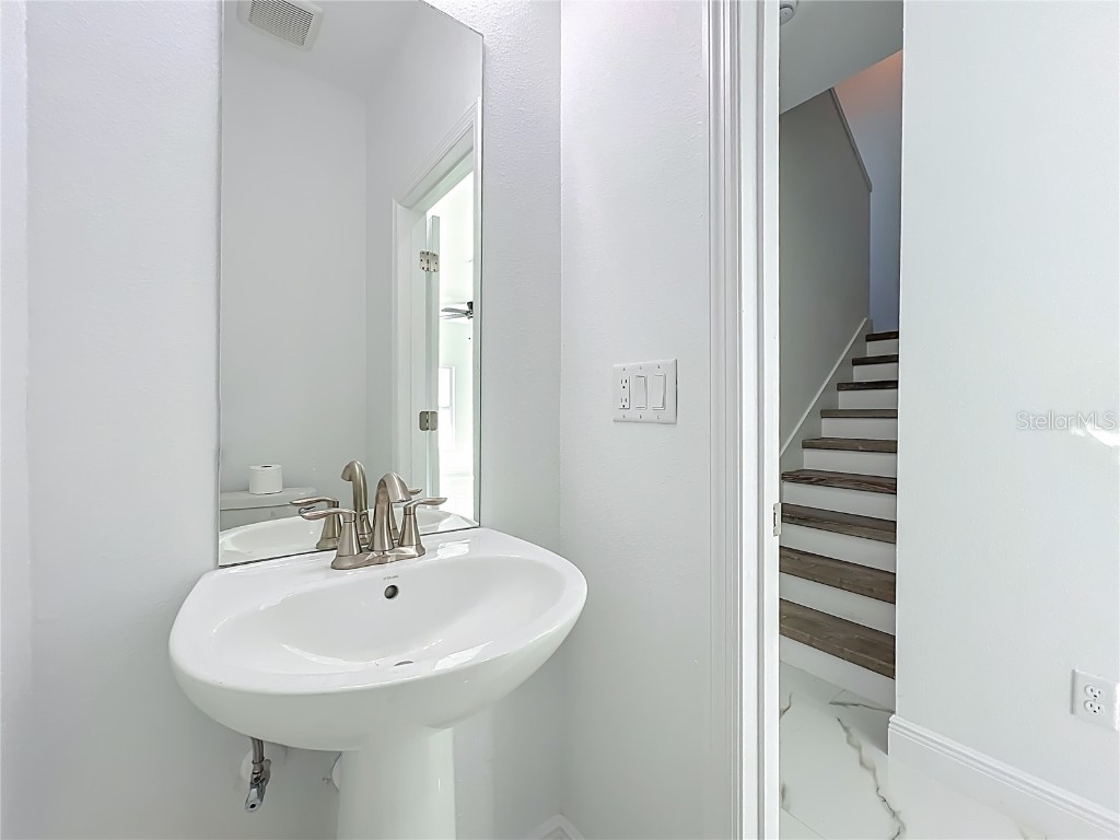 8716 N Lynn Avenue Tampa FL 33604 TB8436119 image25