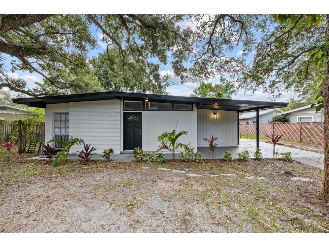8717 N Larkhall Place Tampa FL 33604 A4572015 image1