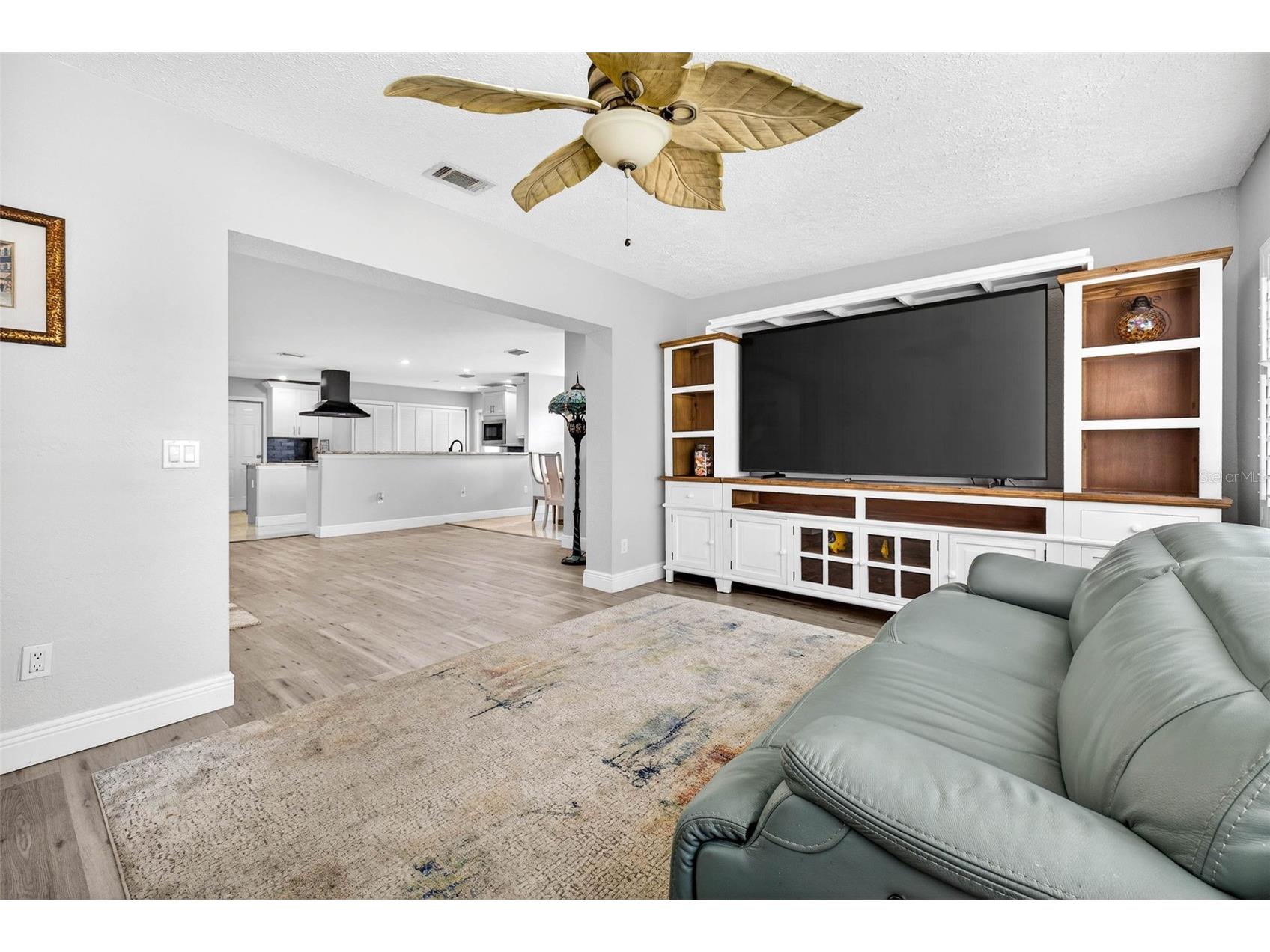 8718 Tahiti Lane Tampa FL 33615 TB8469298 image22