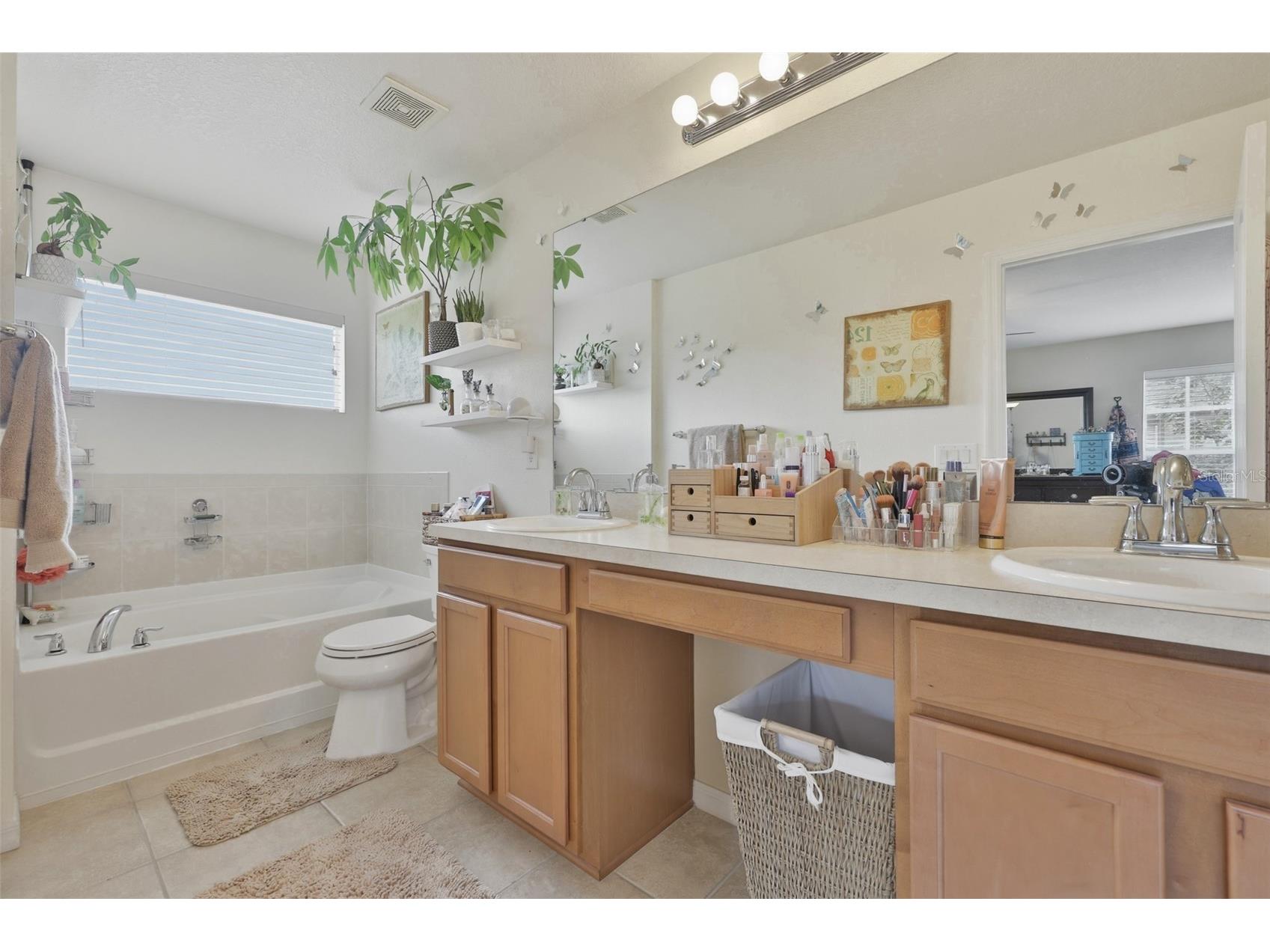 8718 Turnstone Haven Place Tampa FL 33619 TB8529574 image21