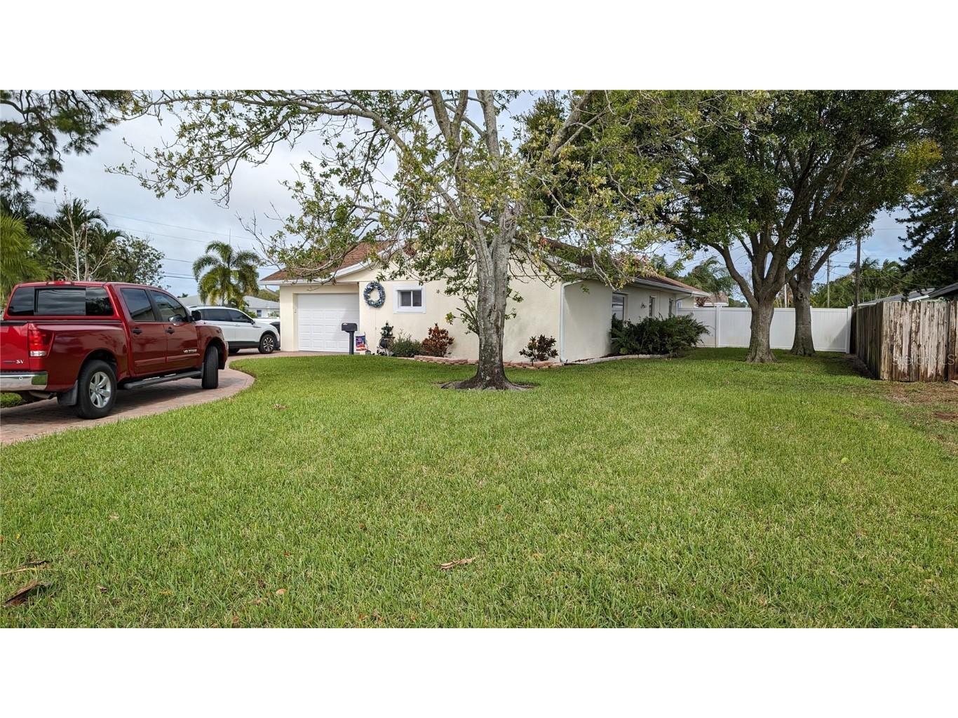 8719 Sunlit Cove Drive NE Saint Petersburg FL 33702 TB8314025 image1