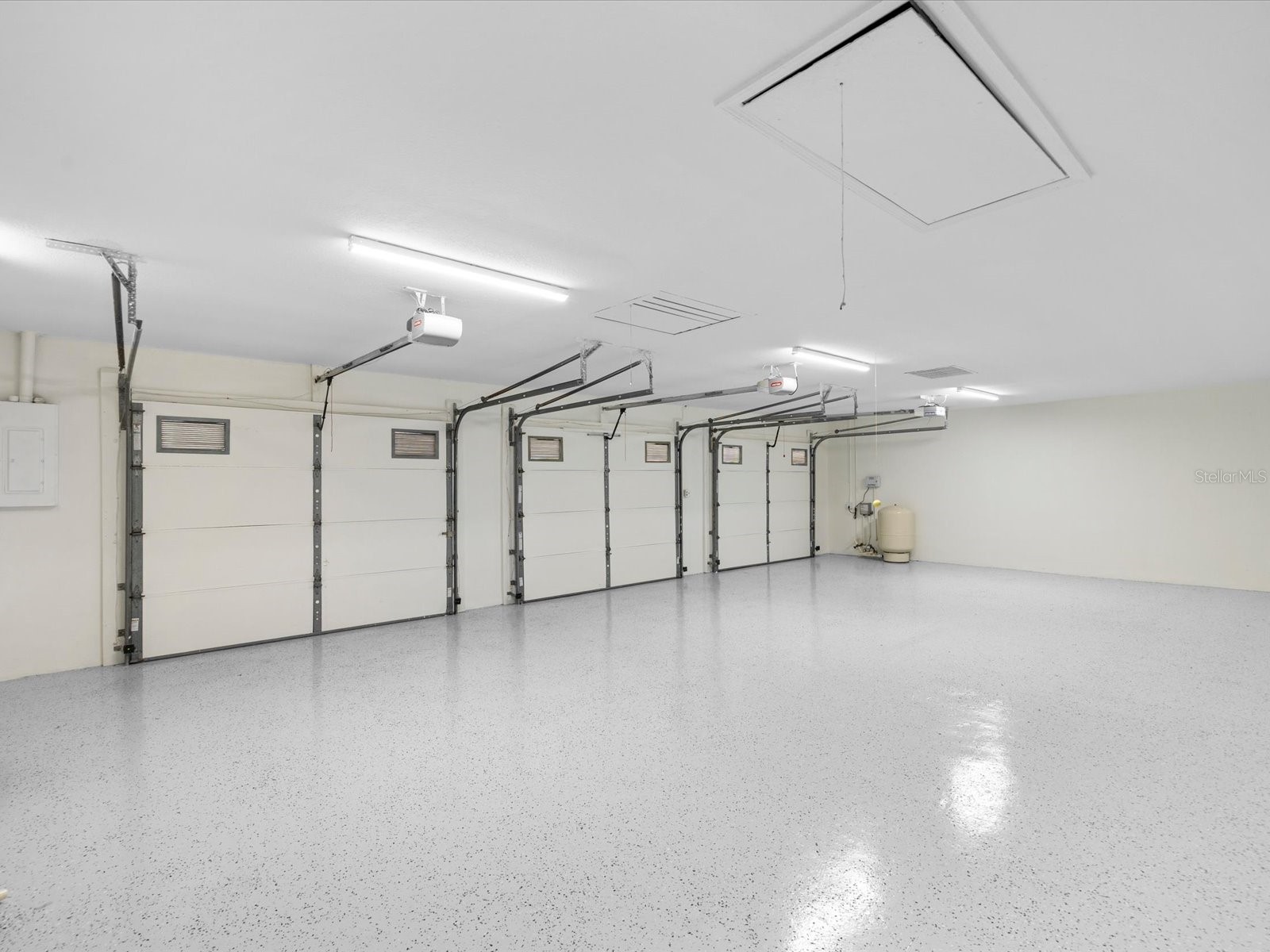 8720 Airway Boulevard New Port Richey FL 34654 W7887884 image46