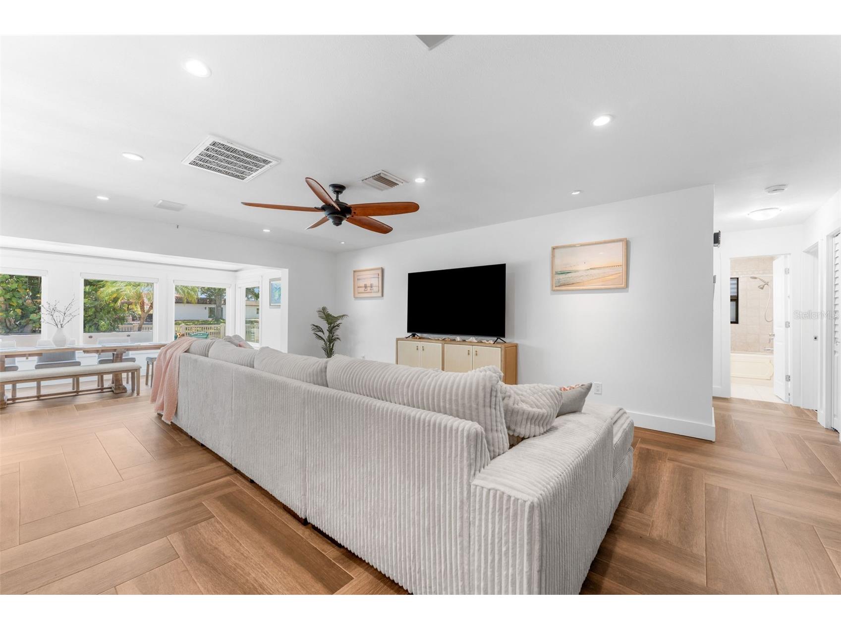 8720 Hickorywood Lane Tampa FL 33615 TB8433715 image7