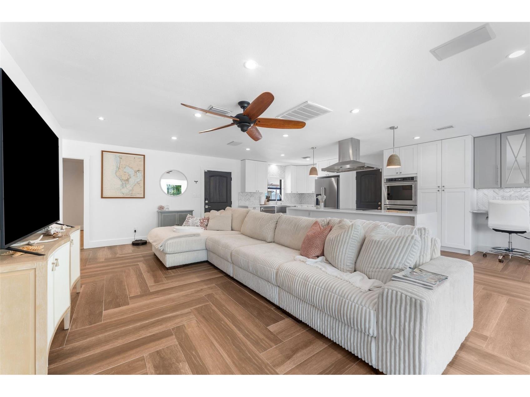 8720 Hickorywood Lane Tampa FL 33615 TB8433715 image9