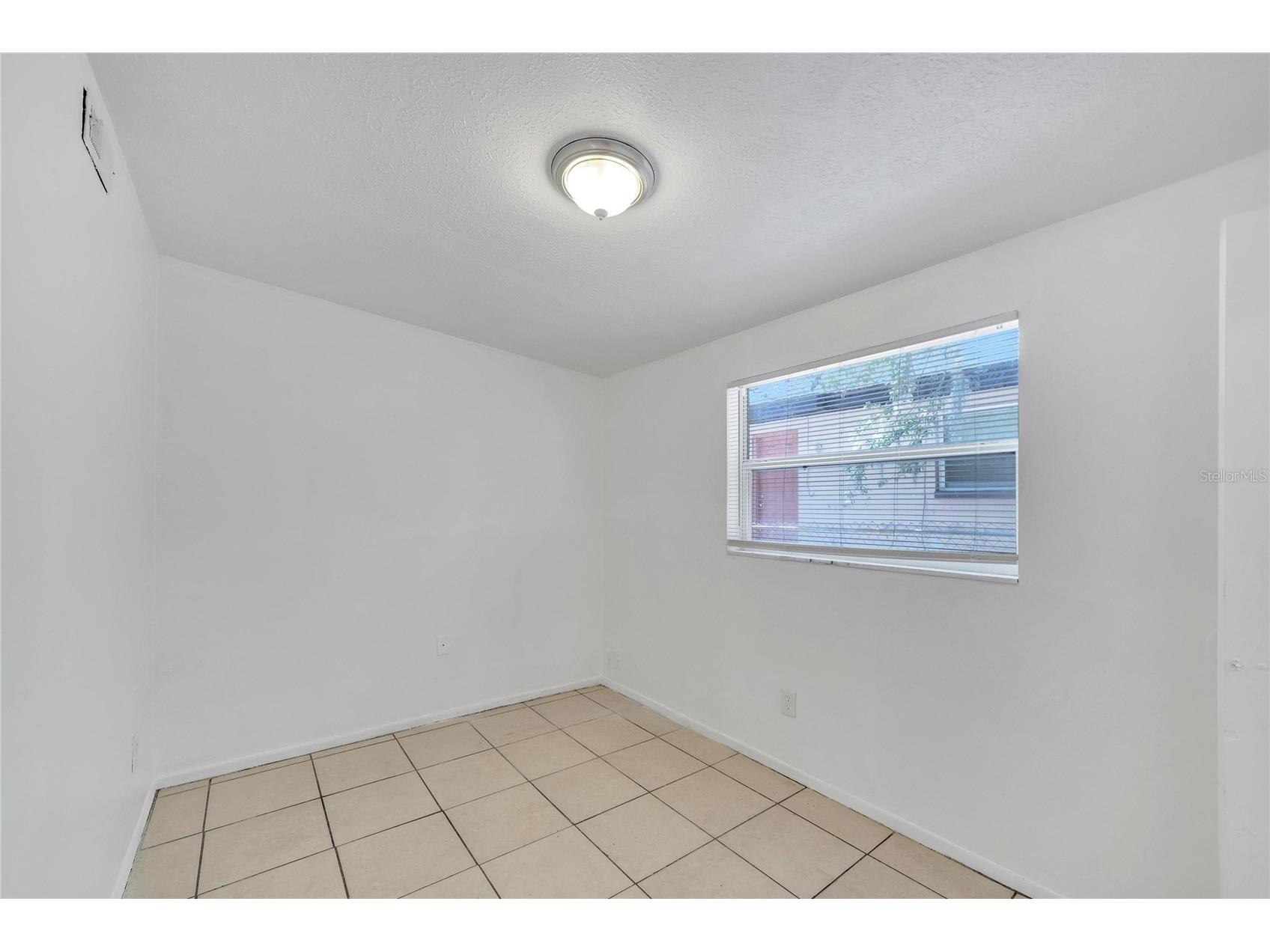 8720 N 48th Street Tampa FL 33617 TB8471903 image25