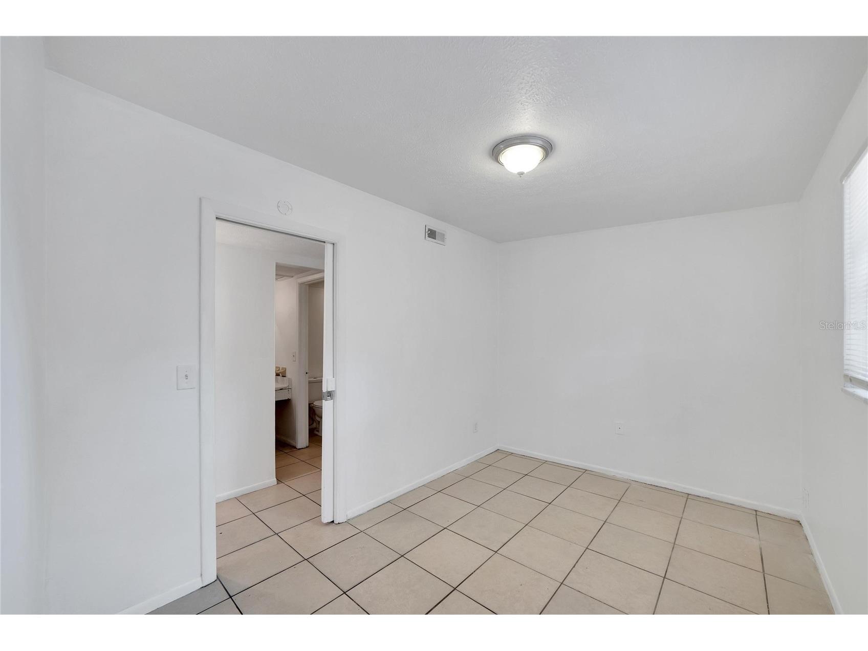 8720 N 48th Street Tampa FL 33617 TB8471903 image28