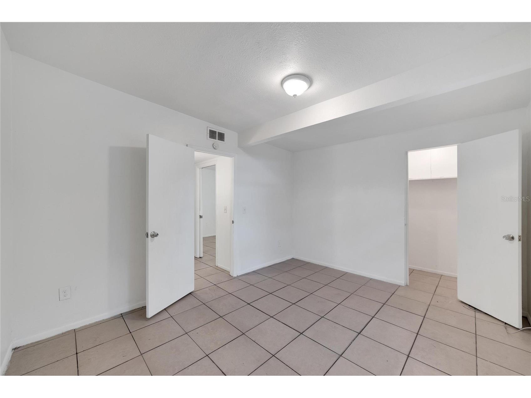 8720 N 48th Street Tampa FL 33617 TB8471903 image30