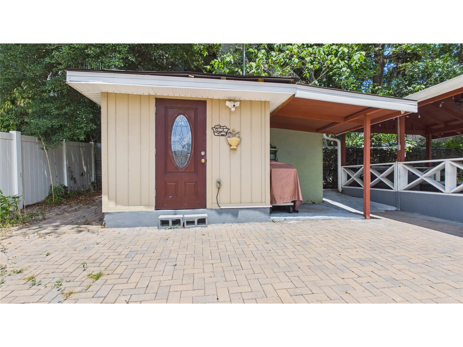 8721 N Orangeview Avenue Tampa FL 33617 TB8510073 image42