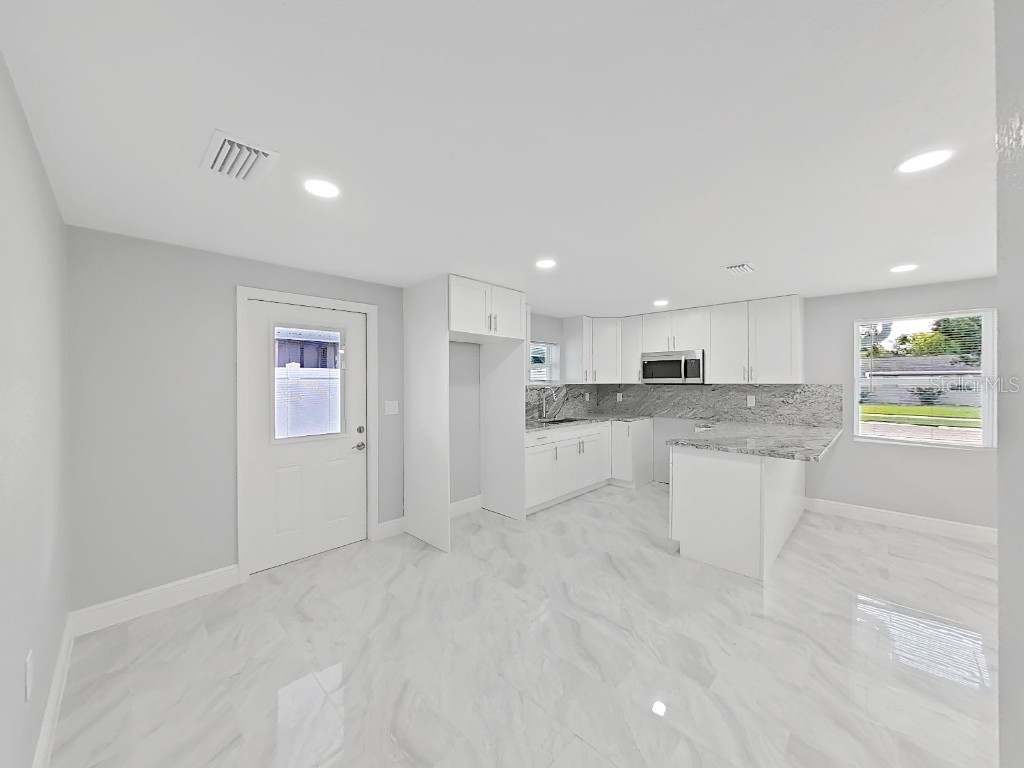 8721 N River Forest Circle Tampa FL 33604 TB8436401 image14