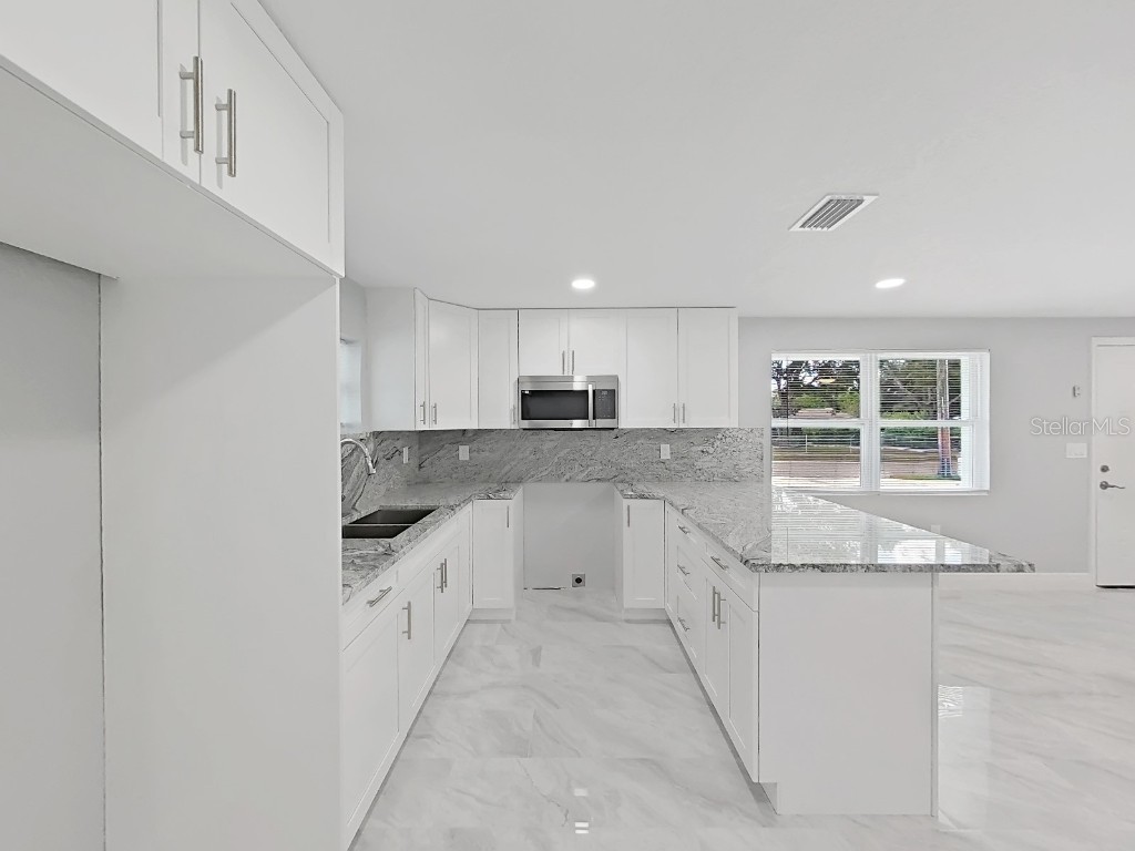 8721 N River Forest Circle Tampa FL 33604 TB8436401 image15